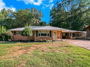 311 Oakwood Ln, Paris, TN 38242