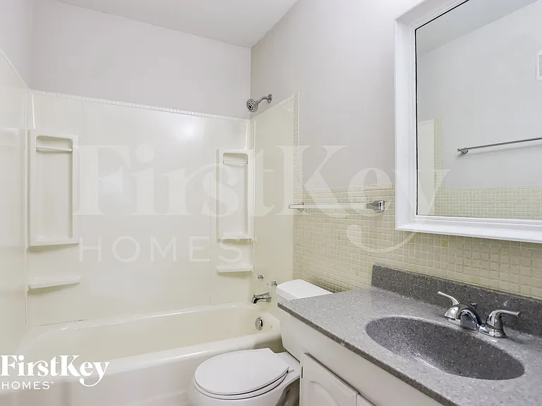 7235 Forestate Dr — Photo 12