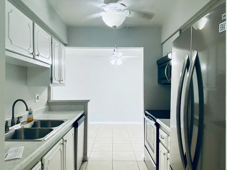 125 Shore Ct #107A — Photo 19