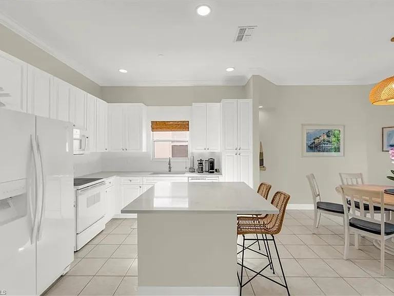 28327 Hidden Lake Dr — Photo 10