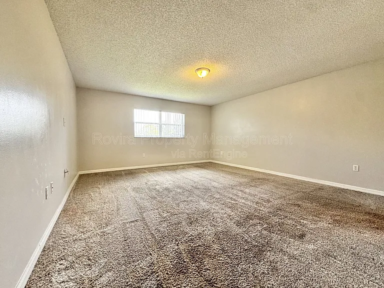 927 Louisiana Ave — Photo 12