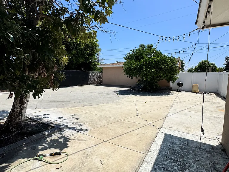 6752 Rostrata Ave — Photo 13