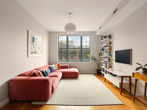 76 Roebling St APT 3B, Brooklyn, NY 11211