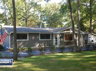 N1532 Shore Hvn, Fontana, WI 53125