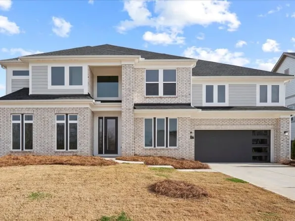 247 Clear Lake Pkwy, Hoschton, GA 30548