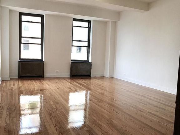 2nd image of 92 7th Ave