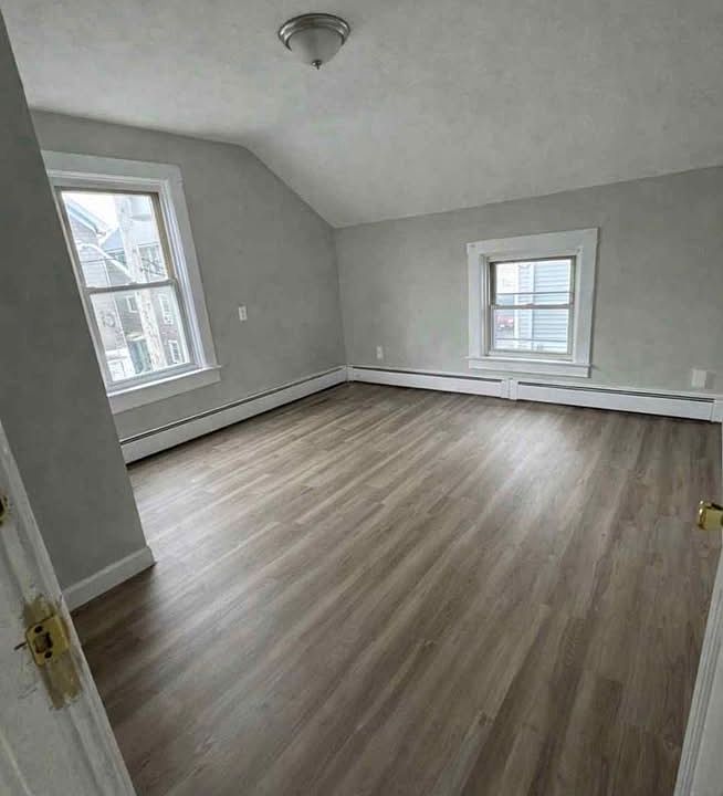2nd image of 31 Lincoln Ave Floor 1