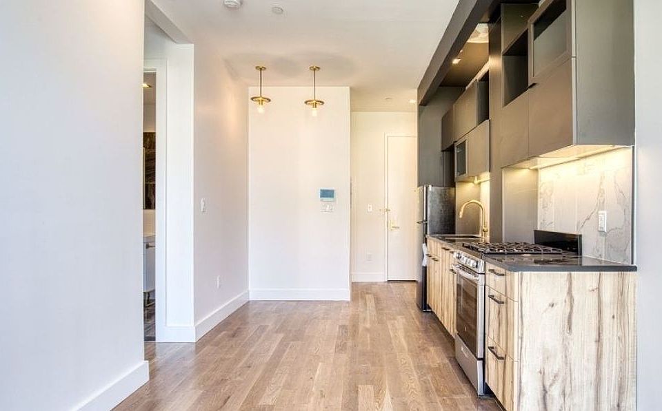 1st image of 1054 Dean St #1