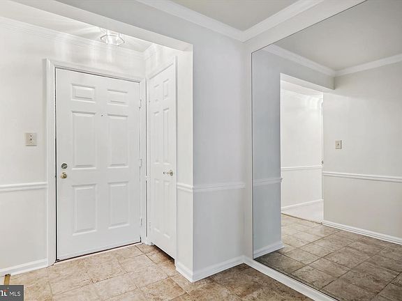 4th image of 5717 Brewer House Cir APT 201