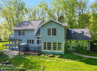 112 & 110 Shire Ln, East Stroudsburg, PA 18301