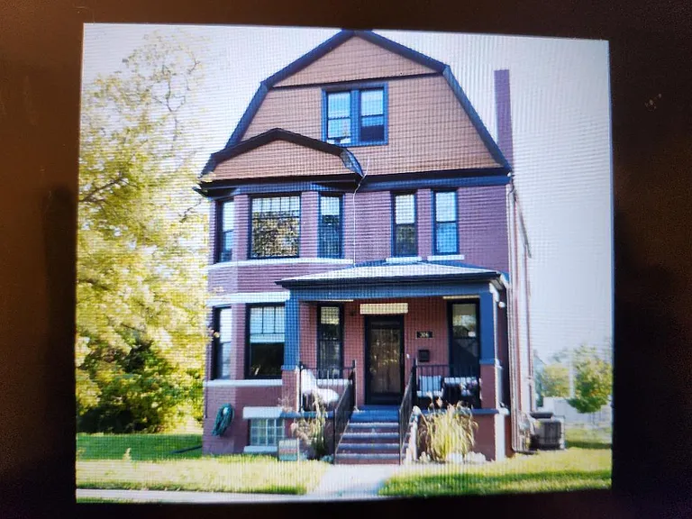 306 E Bethune St — Photo 1