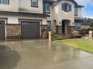 12901 Heather Crest Ct, Riverside, CA 92503