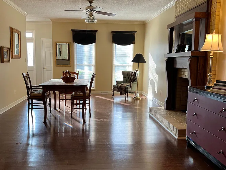 1444 Freedom Ct — Photo 25
