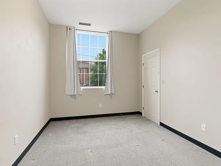 21 Linden St #212 — Photo 20