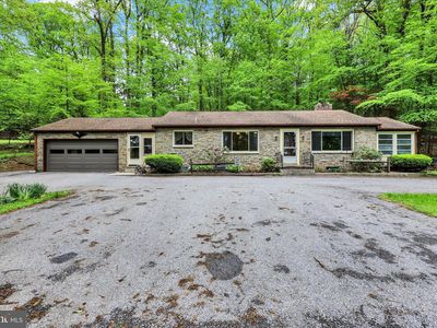 7982 High Rock Rd W, Hanover, PA, 17331