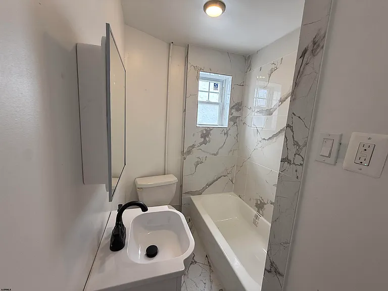 2021 Grant Ave — Photo 13