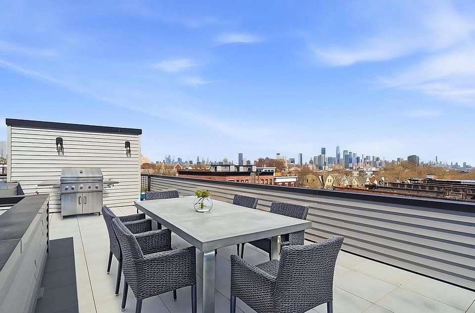 1st image of 27 Clinton Ave #2