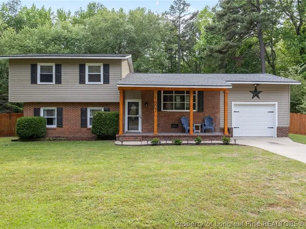1607 Dolphin St, Spring Lake, NC 28390