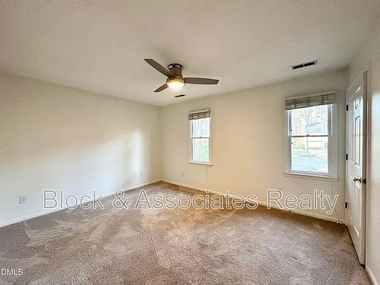 5649 Hamstead Xing — Photo 10