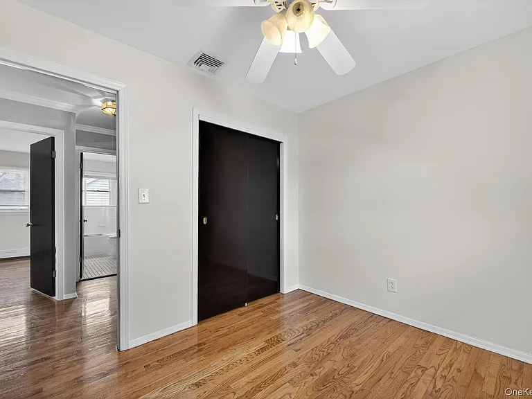 9 Bay Beach Ave — Photo 13
