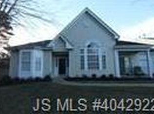 104 Dover Ct #9, Galloway, NJ 08205