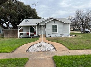 400 W White St, Brady, TX 76825