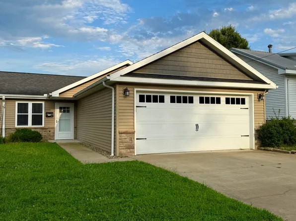 416-A Elm St, Belpre, OH 45714