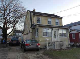 83 South Dr, Valley Stream, NY 11581