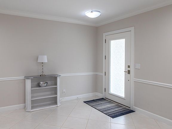 5th image of 498 NE 47th Street