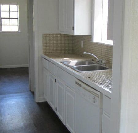 5th image of 304 S 7th St