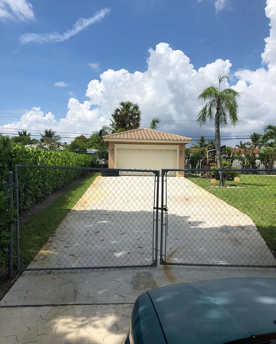 1 bed, 1.0 bath, 400 sqft, $1,600 — Photo 2