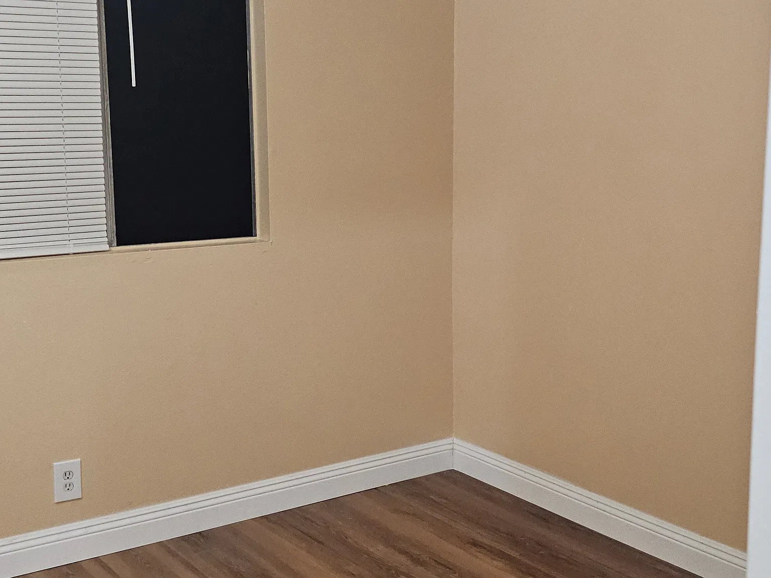 3 bed, 750 sqft, $2,800 — Photo 3
