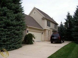 21070 Chase Dr, Novi, MI 48375