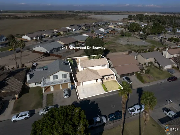 247 Riverwood Dr, Brawley, CA 92227
