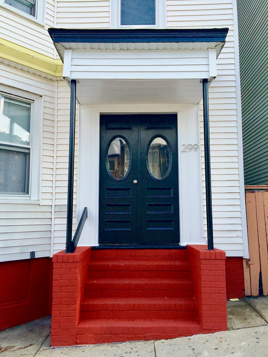 Building Photo - 299 Lexington St #3F