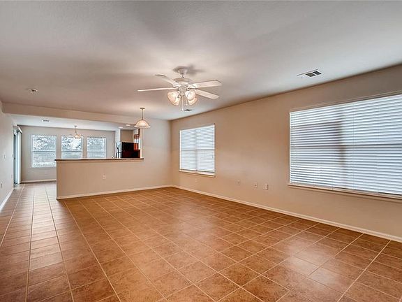 4th image of 705 Salt Creek Ln
