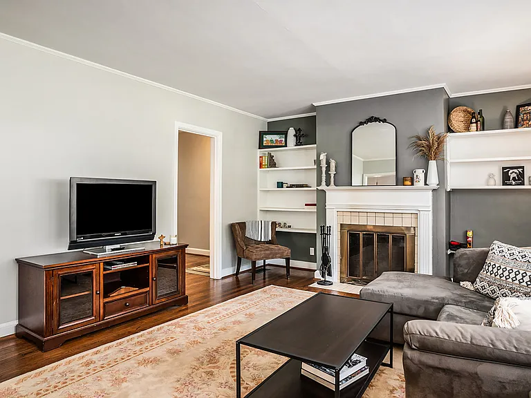 2263 Sanford Rd — Photo 4