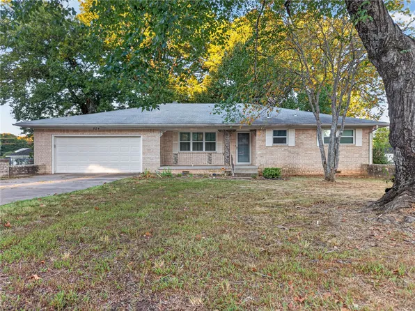 824 N Citrus St, Greenwood, AR 72936