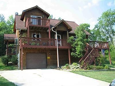 You may feel like you are living in a mountain chalet, yet so close to 275.