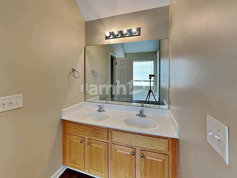 5711 Falkirk Ln — Photo 13