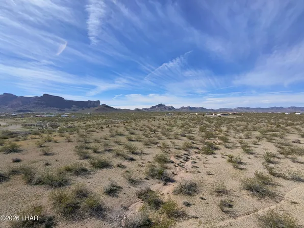 1917 S Ehrenberg Rd, Golden Valley, AZ 86413