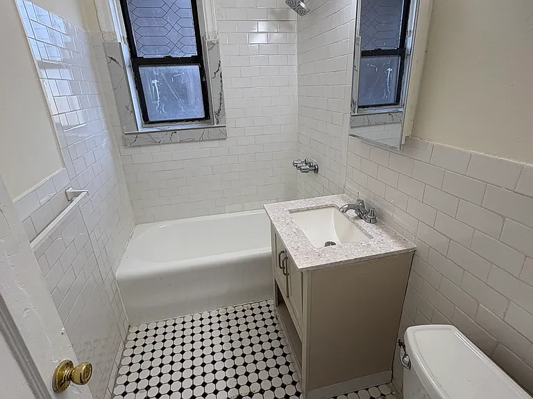 30 Locust Hill Ave #3K — Photo 8