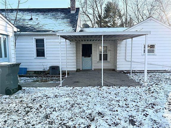 4th image of 102 Rhoda Ave