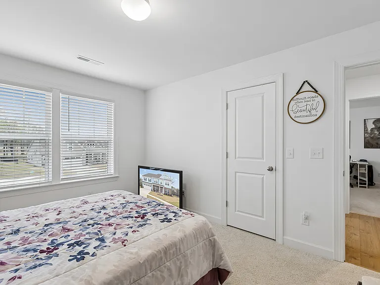 911 Cypress Point Ln — Photo 11