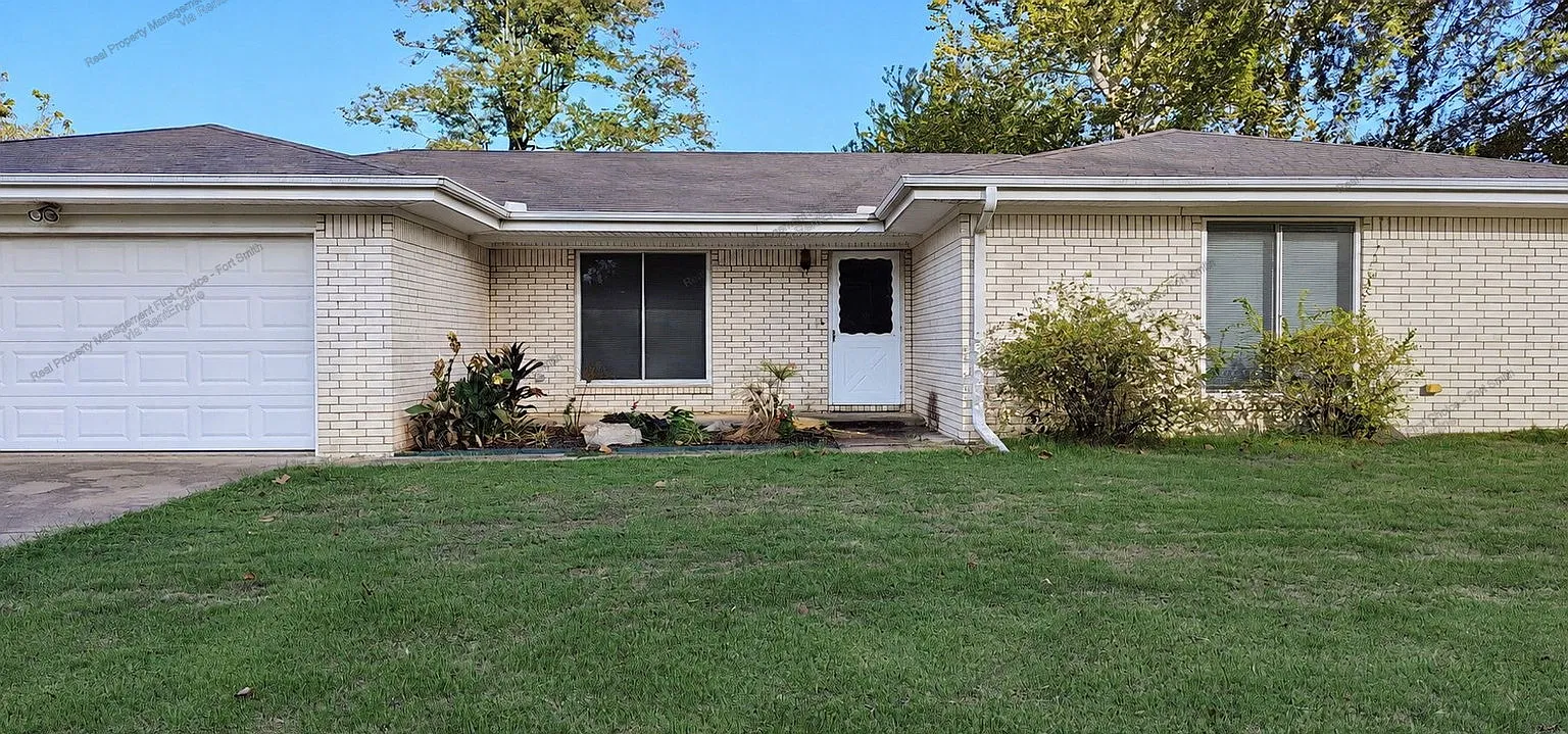 3 bed, 2.0 bath, 1380 sqft, $1,250 — Photo 1