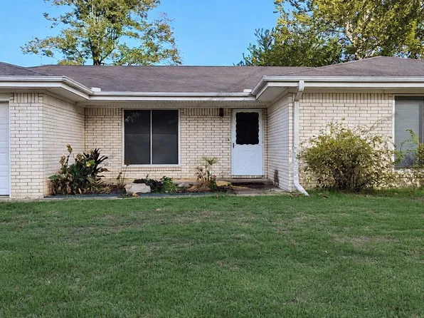 102 Beta Cir, Roland, OK 74954