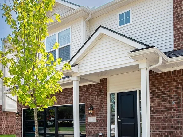 5 Grandview Cir #70, White Lake, MI 48386