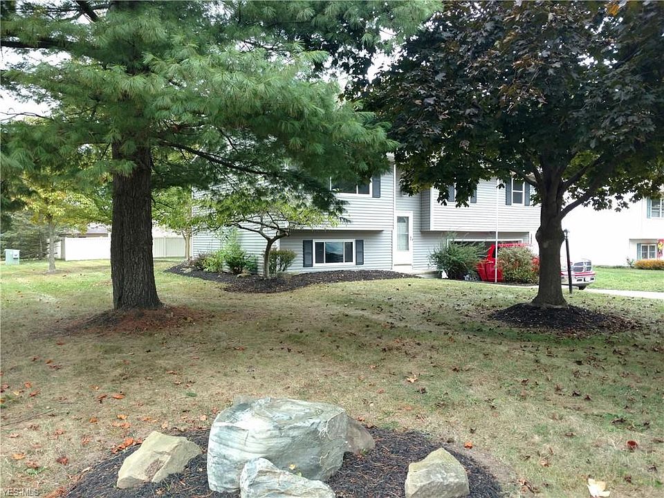 1st image of 1692 Dorchester Dr
