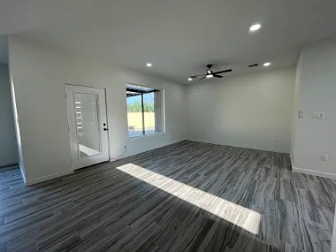 3 bed, 2.5 bath, 1700 sqft, $1,800 — Photo 3