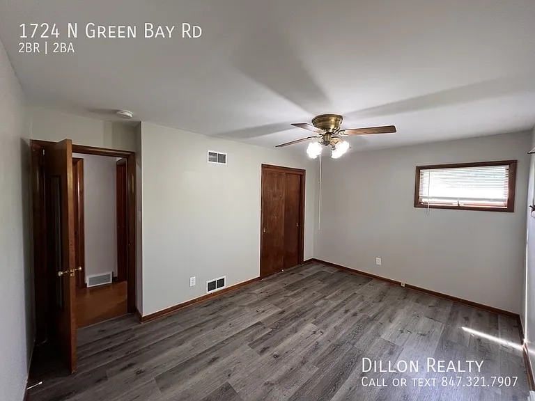 1724 N Green Bay Rd — Photo 15